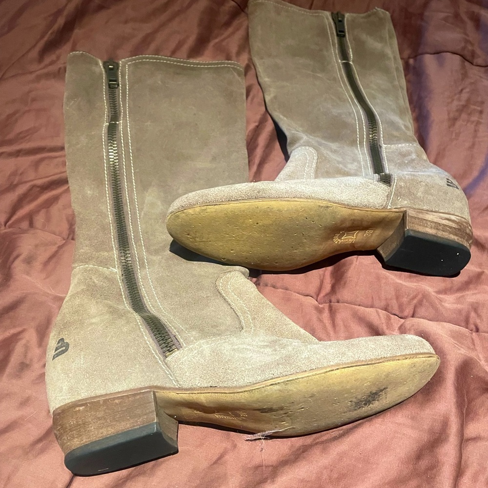 ☘️Women knee high suede boots.